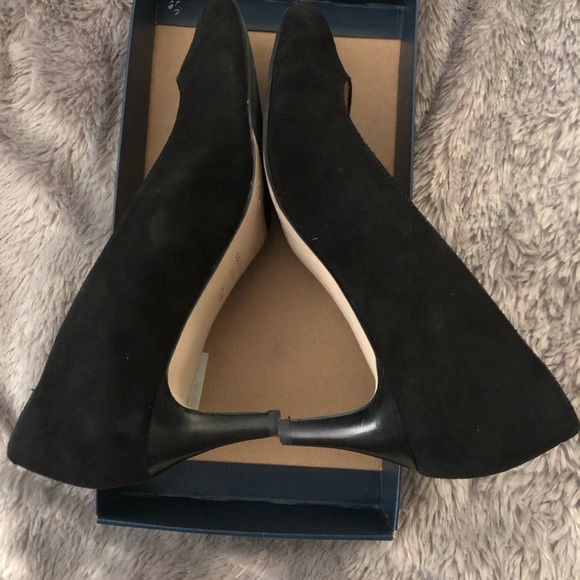 Shoes - Picture 6 of 7